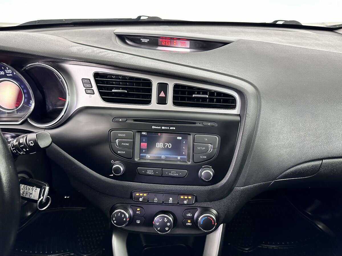 Купить Kia Ceed с пробегом. Фото: #13