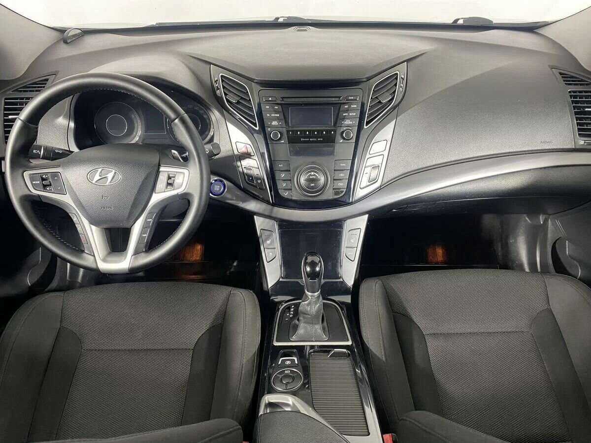 Купить Hyundai i40 с пробегом. Фото: #8