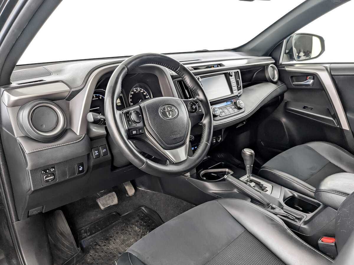 Купить Toyota RAV4 с пробегом. Фото: #15