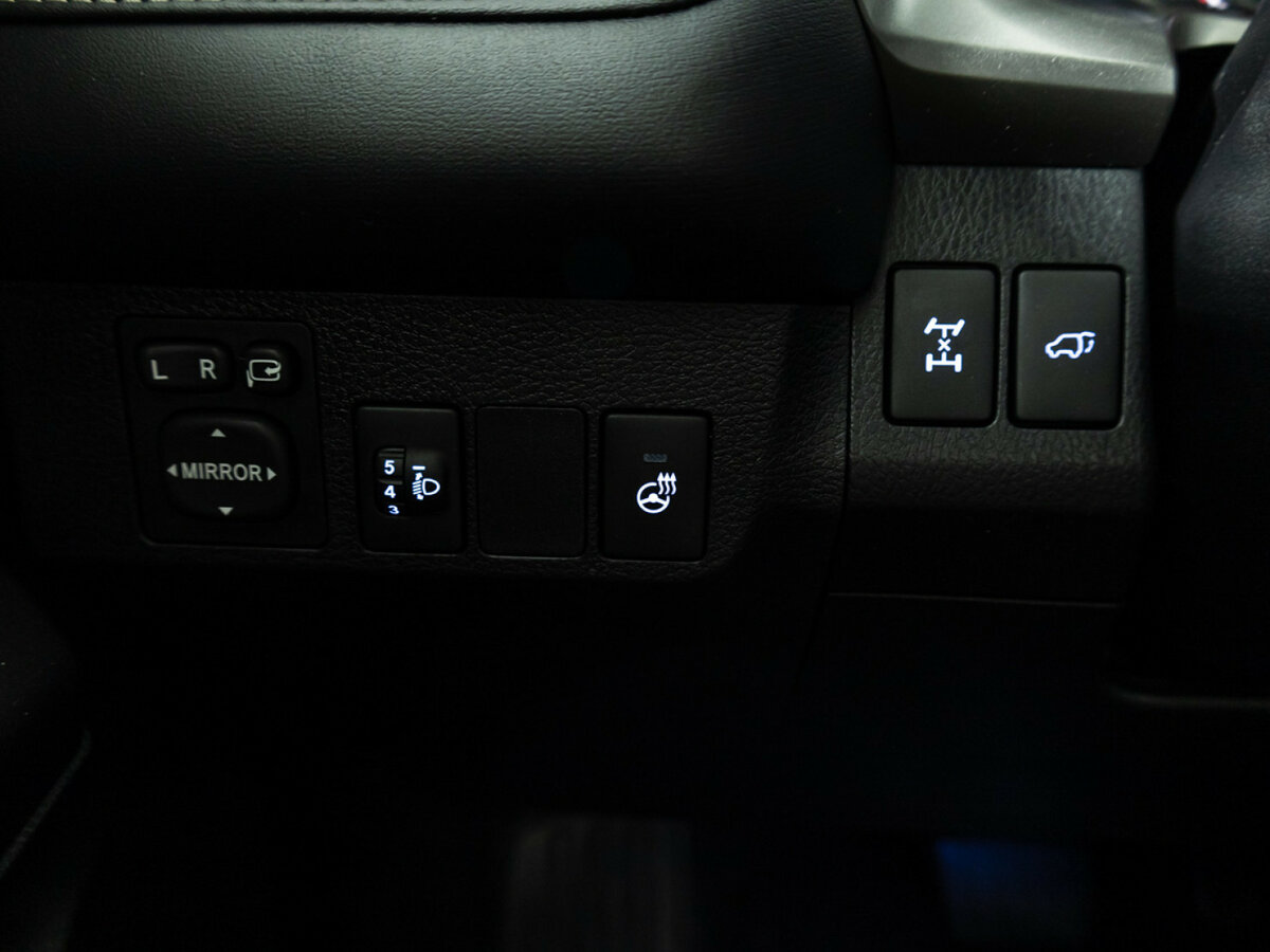 Купить Toyota RAV4 с пробегом. Фото: #17