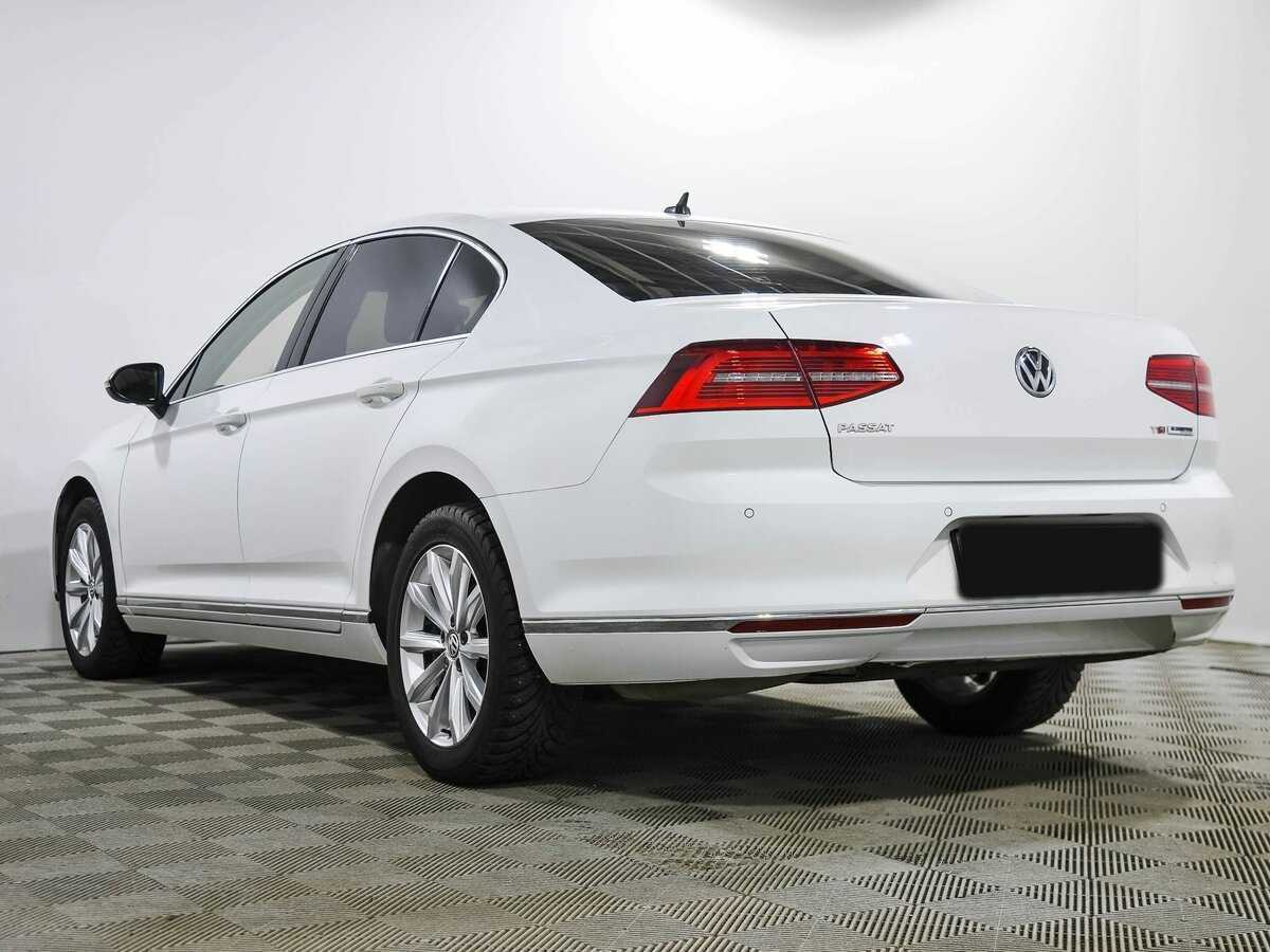 Купить Volkswagen Passat с пробегом. Фото: #4