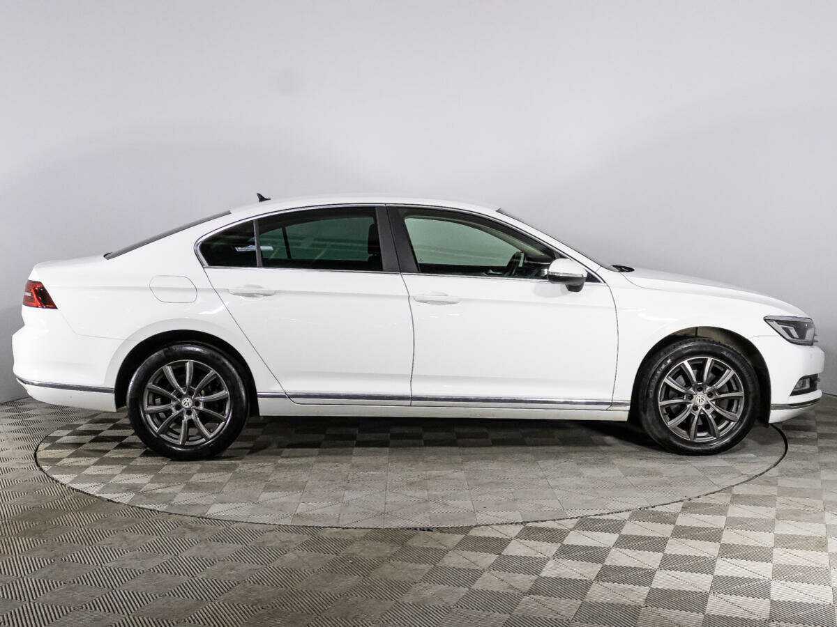 Купить Volkswagen Passat с пробегом. Фото: #3