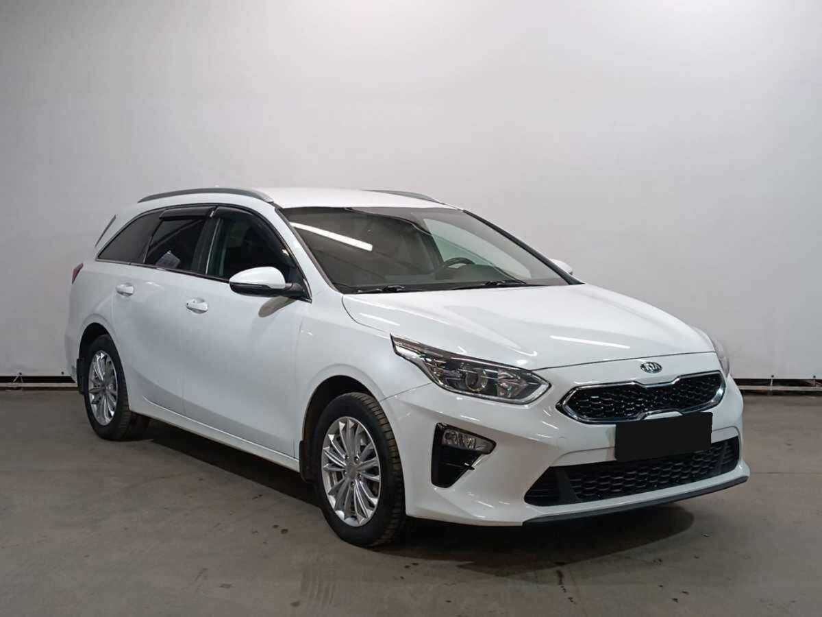 Купить Kia Ceed с пробегом. Фото: #2