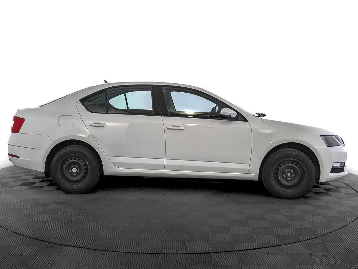 Купить Skoda Octavia с пробегом. Фото: #3