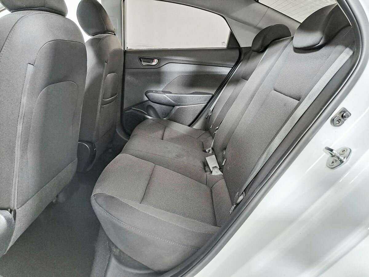 Купить Hyundai Solaris с пробегом. Фото: #8