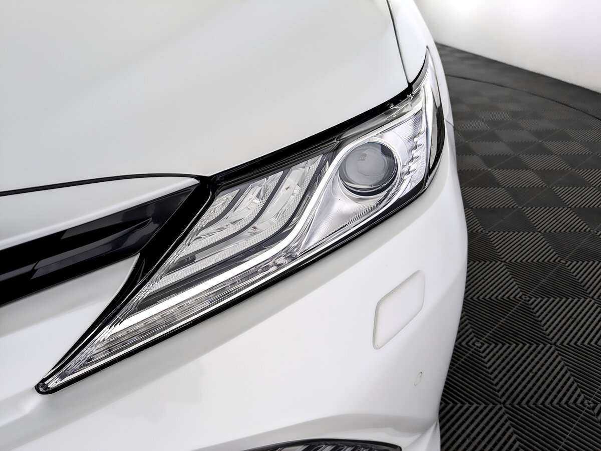 Купить Toyota Camry с пробегом. Фото: #16