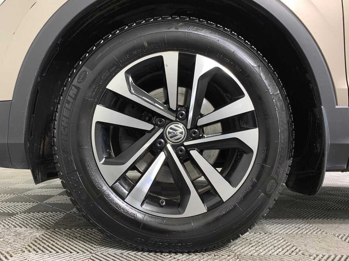 Купить Volkswagen Tiguan с пробегом. Фото: #8