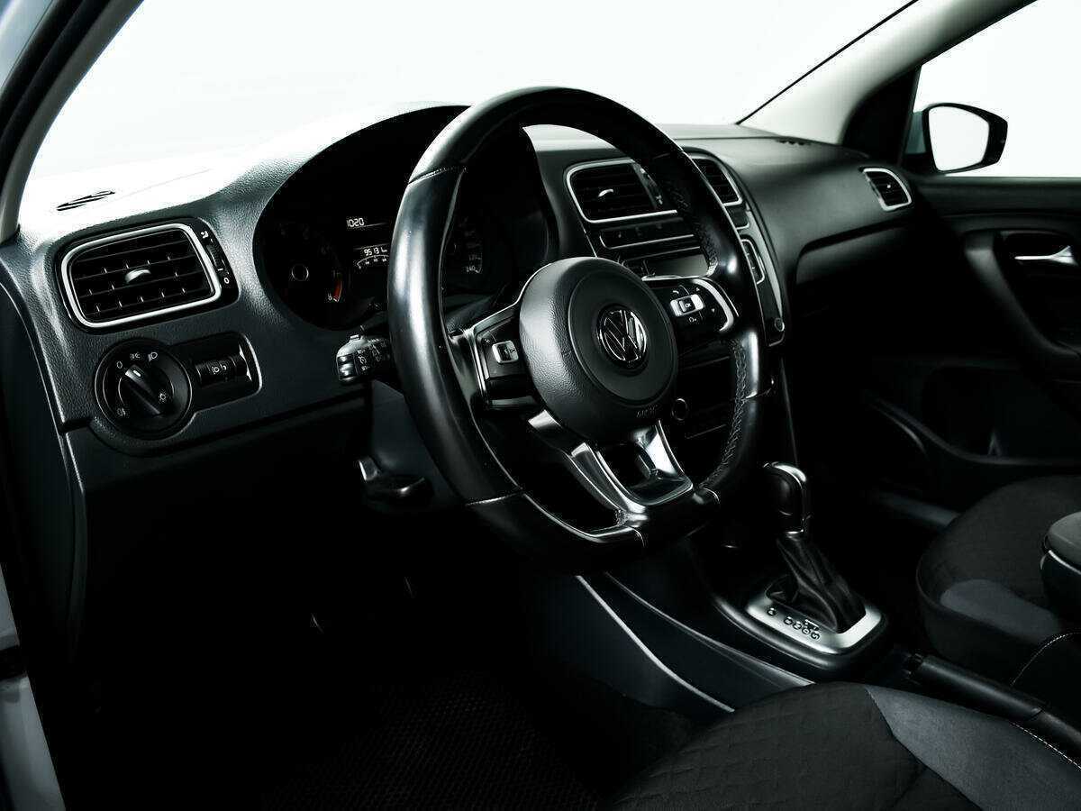 Купить Volkswagen Polo с пробегом. Фото: #12
