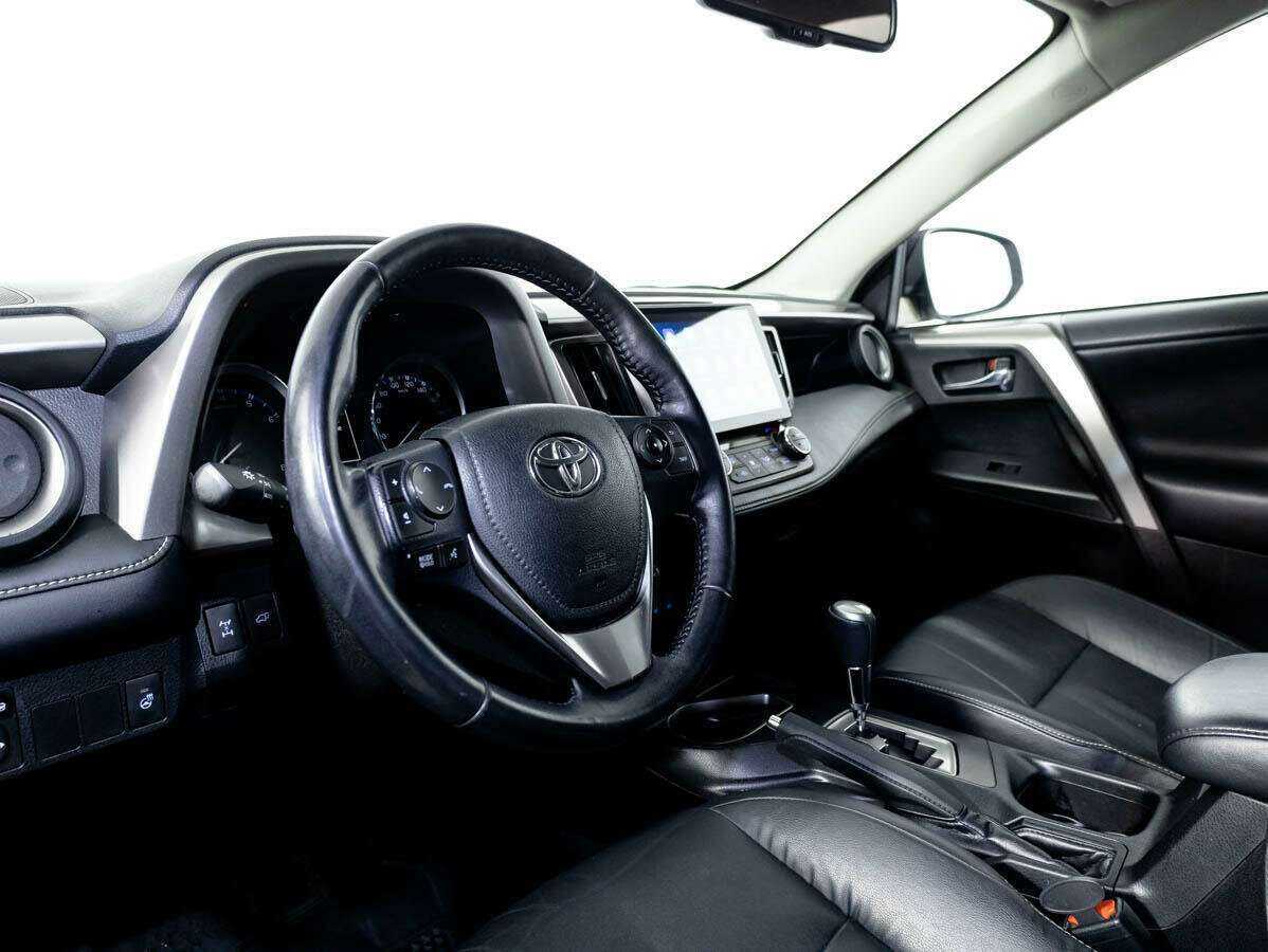 Купить Toyota RAV4 с пробегом. Фото: #9