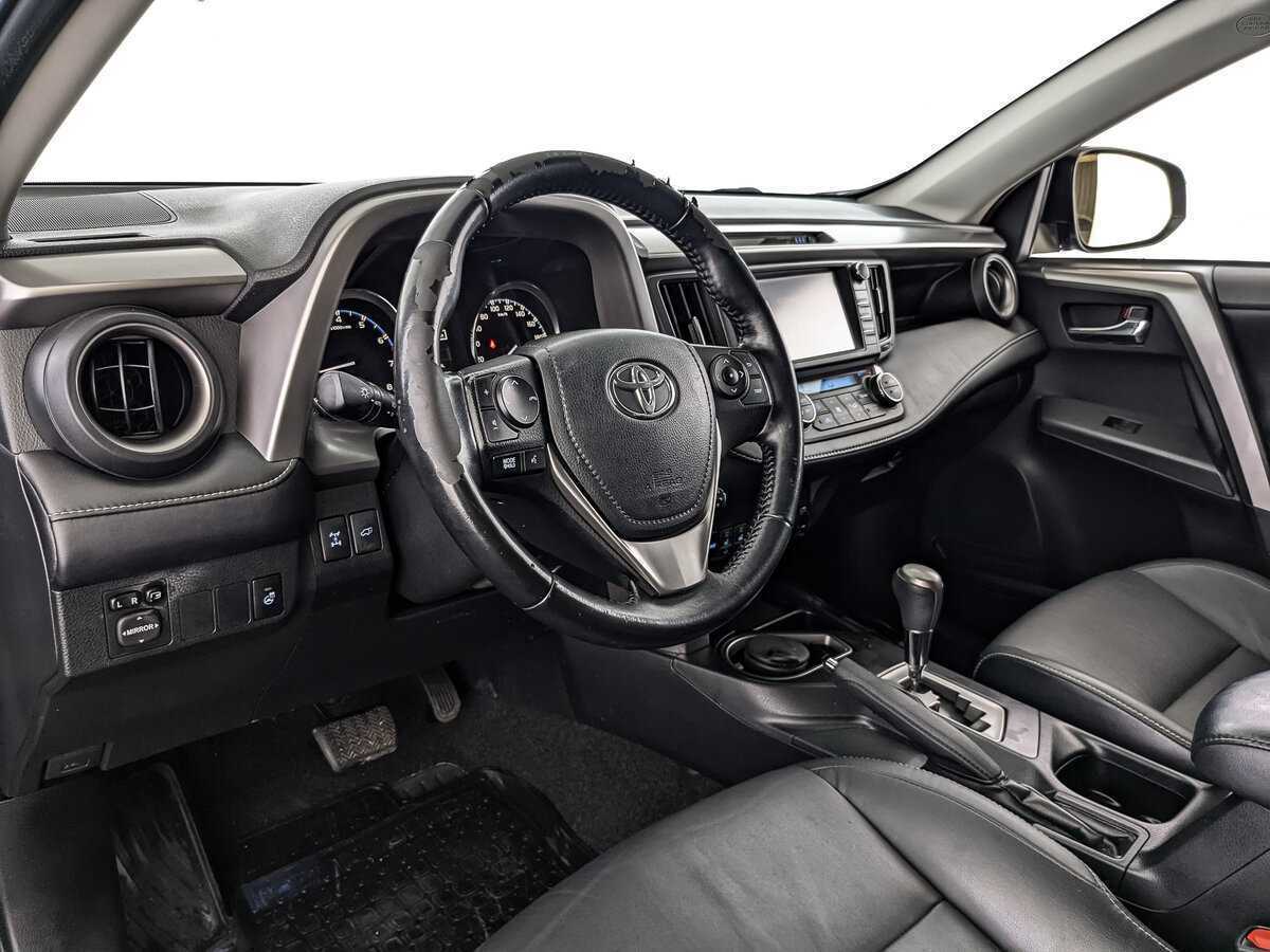 Купить Toyota RAV4 с пробегом. Фото: #10