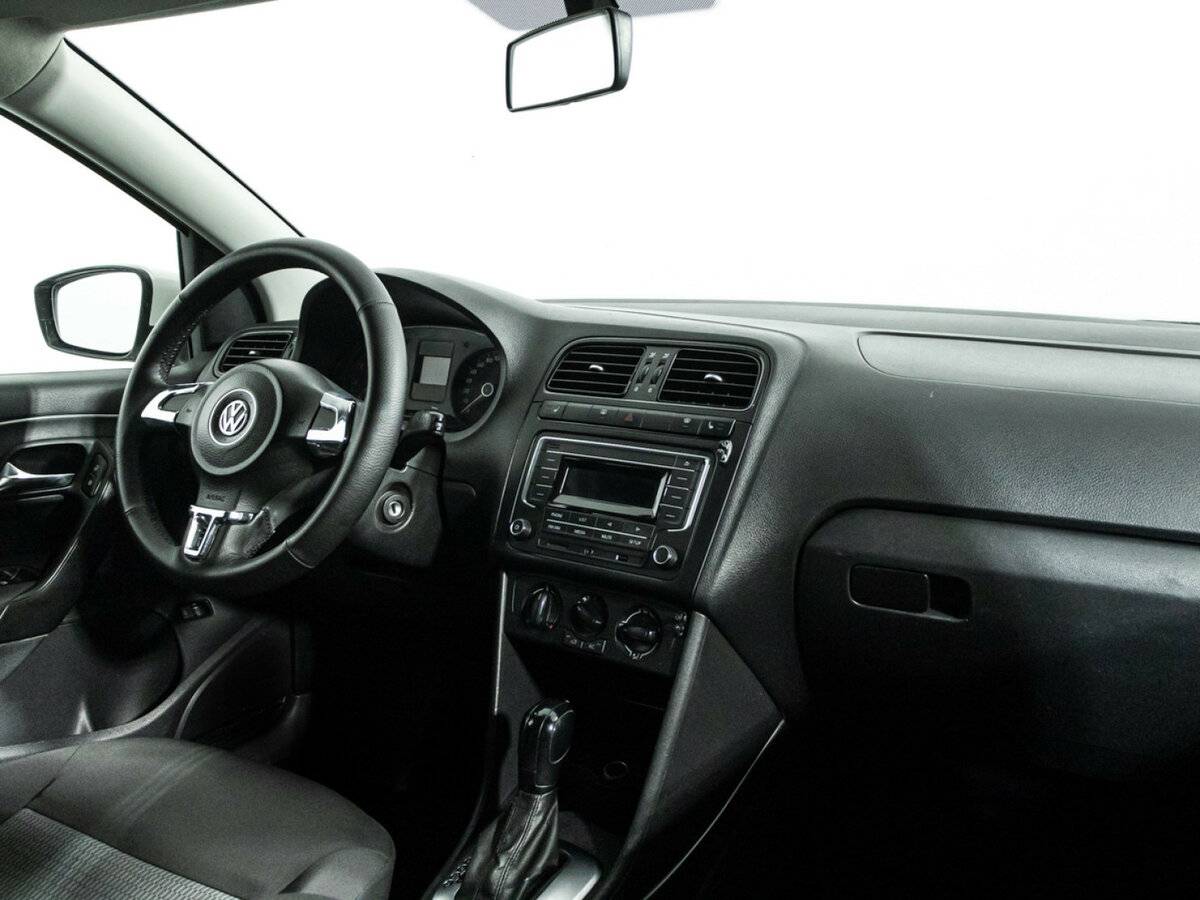 Купить Volkswagen Polo с пробегом. Фото: #8