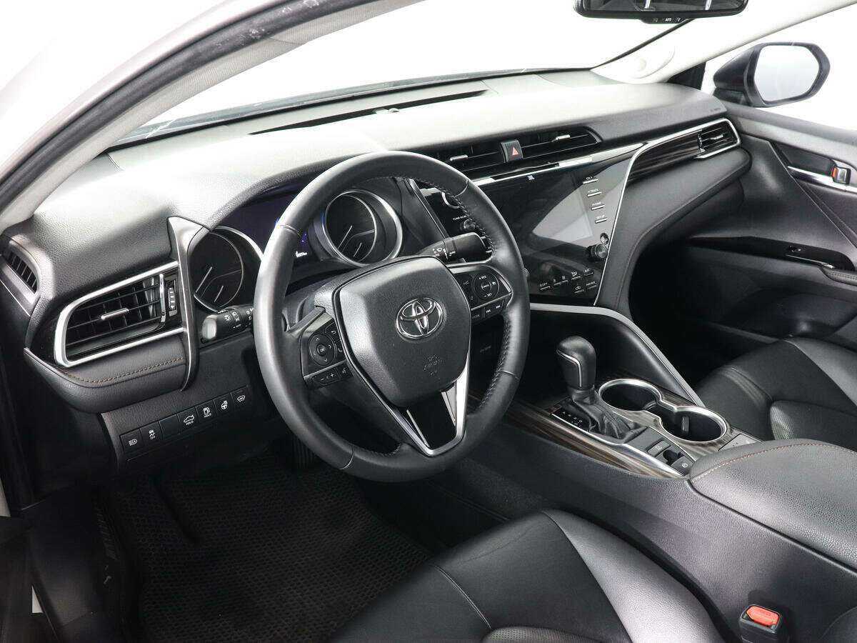 Купить Toyota Camry с пробегом. Фото: #7