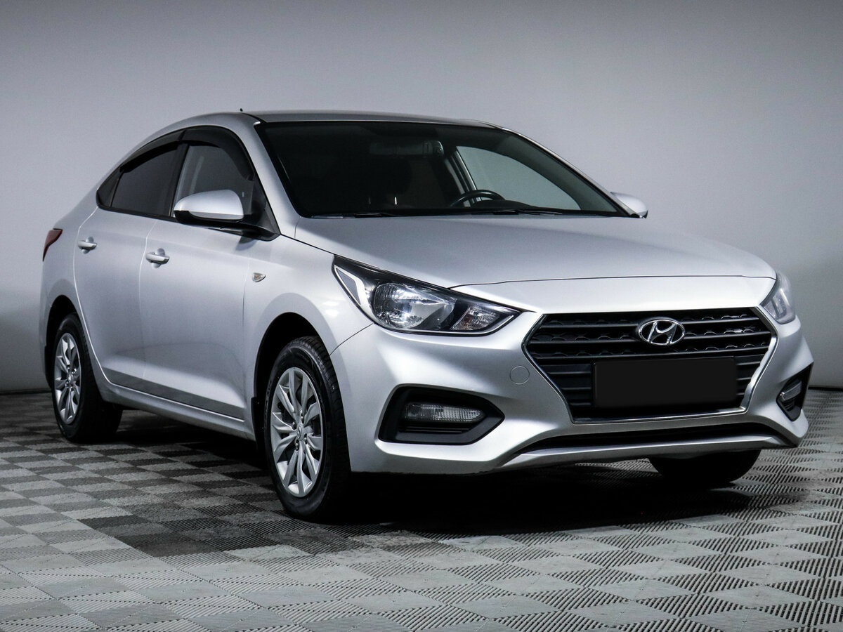 Купить Hyundai Solaris с пробегом. Фото: #2