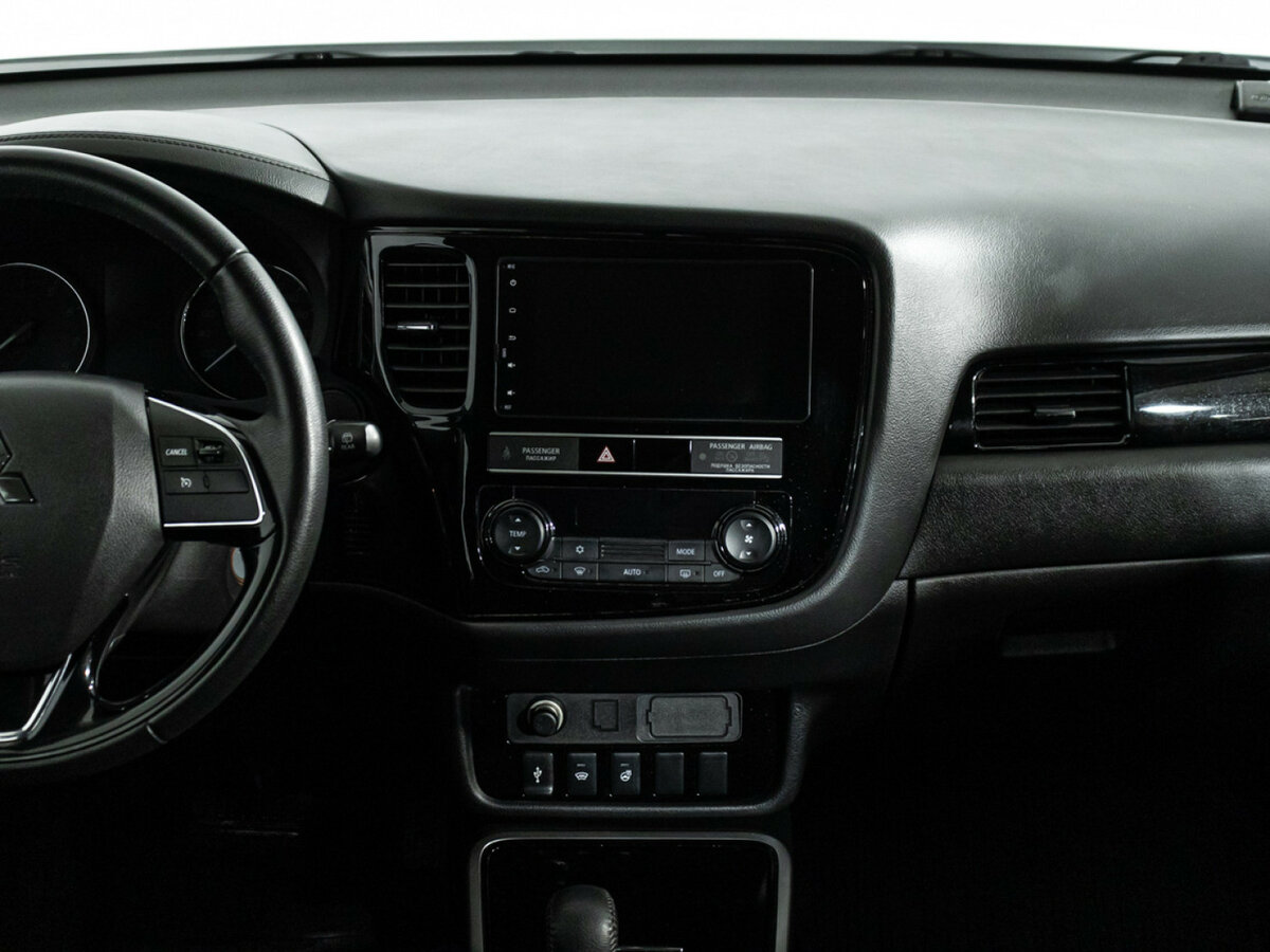 Купить Mitsubishi Outlander с пробегом. Фото: #11