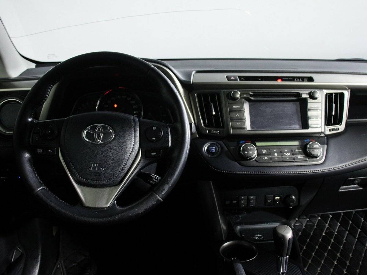 Купить Toyota RAV4 с пробегом. Фото: #9