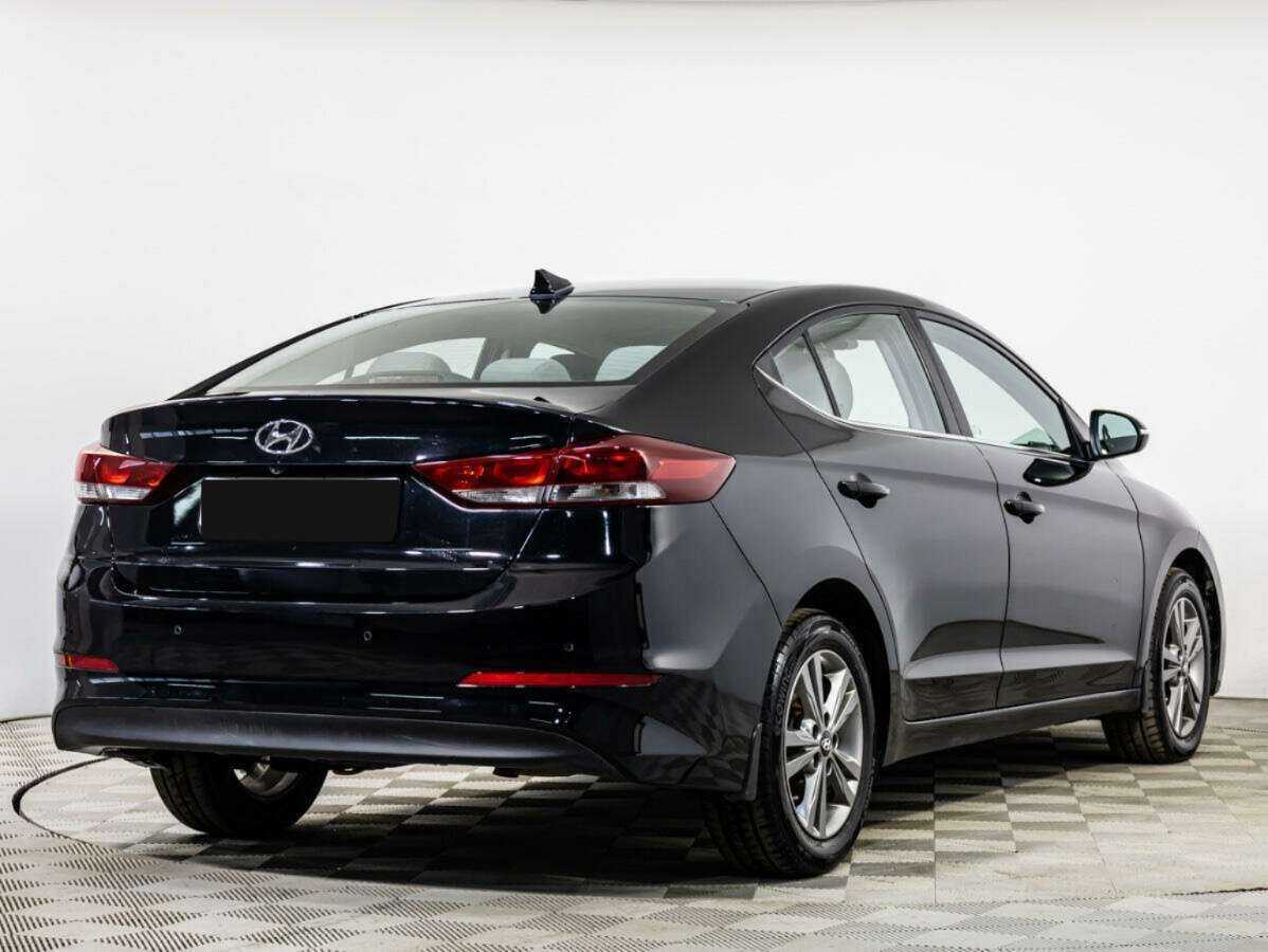 Купить Hyundai Elantra с пробегом. Фото: #3