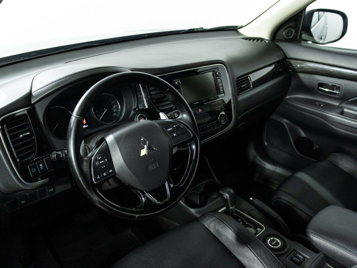 Купить Mitsubishi Outlander с пробегом. Фото: #8