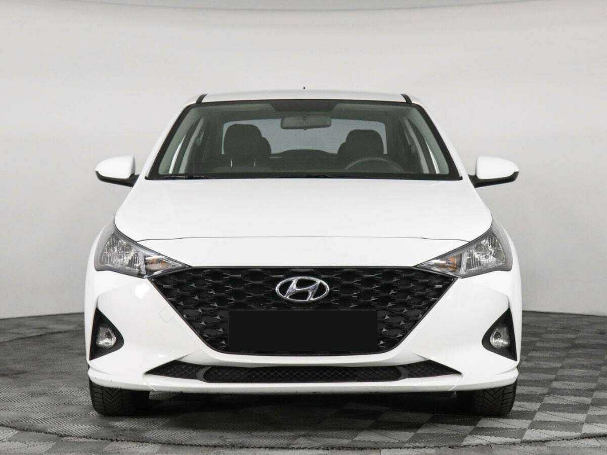 Купить Hyundai Solaris с пробегом. Фото: #1