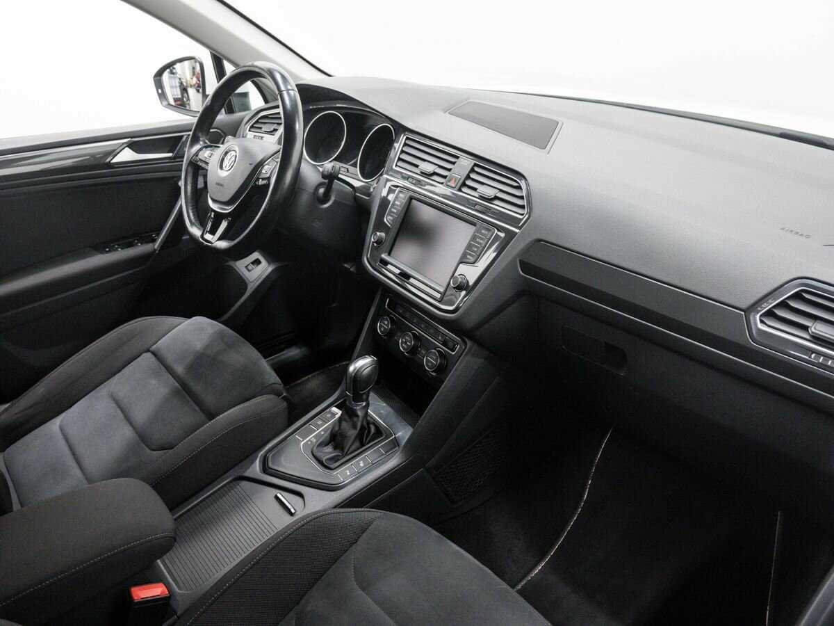 Купить Volkswagen Tiguan с пробегом. Фото: #8