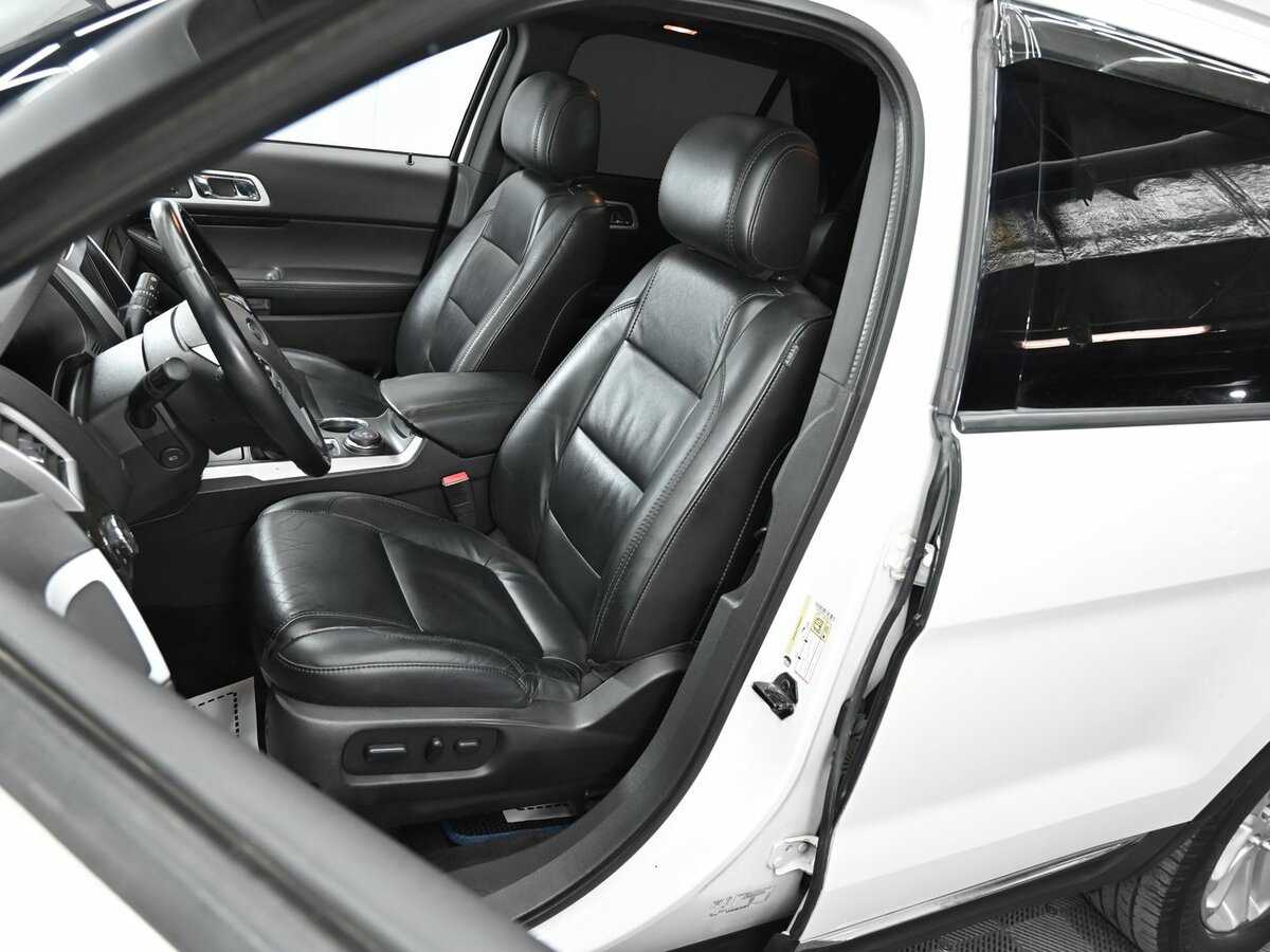 Купить Ford Explorer с пробегом. Фото: #5