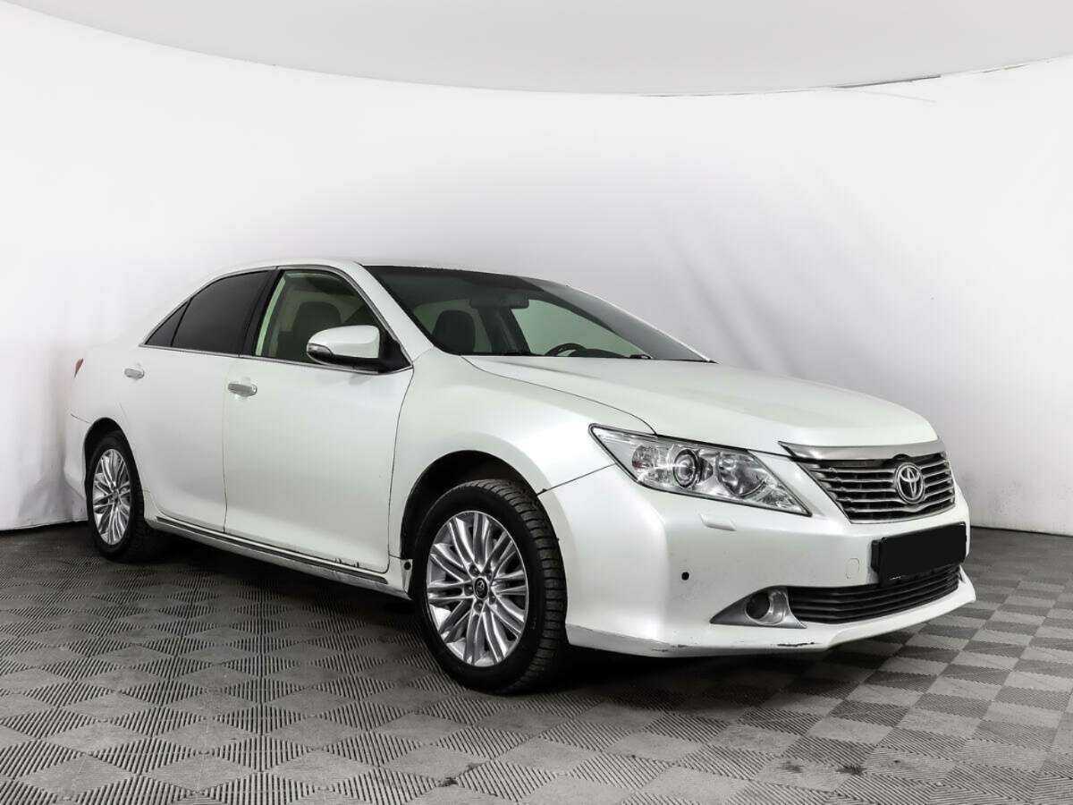 Купить Toyota Camry с пробегом. Фото: #2