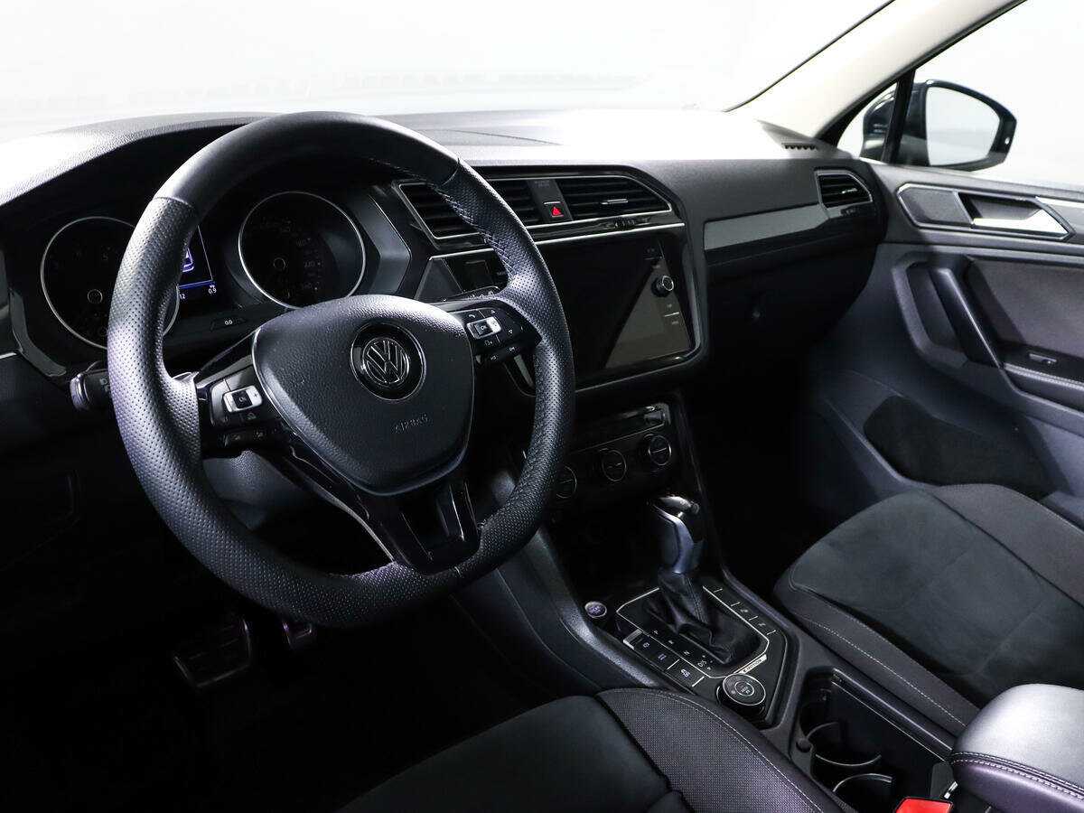 Купить Volkswagen Tiguan с пробегом. Фото: #11