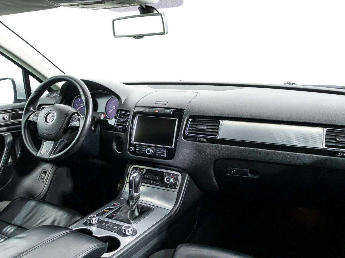 Купить Volkswagen Touareg с пробегом. Фото: #8