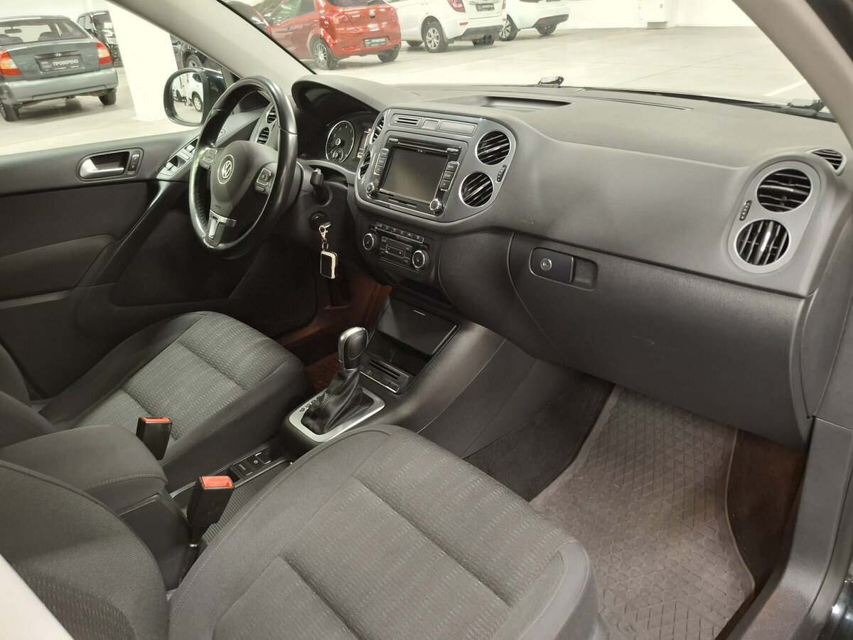 Купить Volkswagen Tiguan с пробегом. Фото: #10