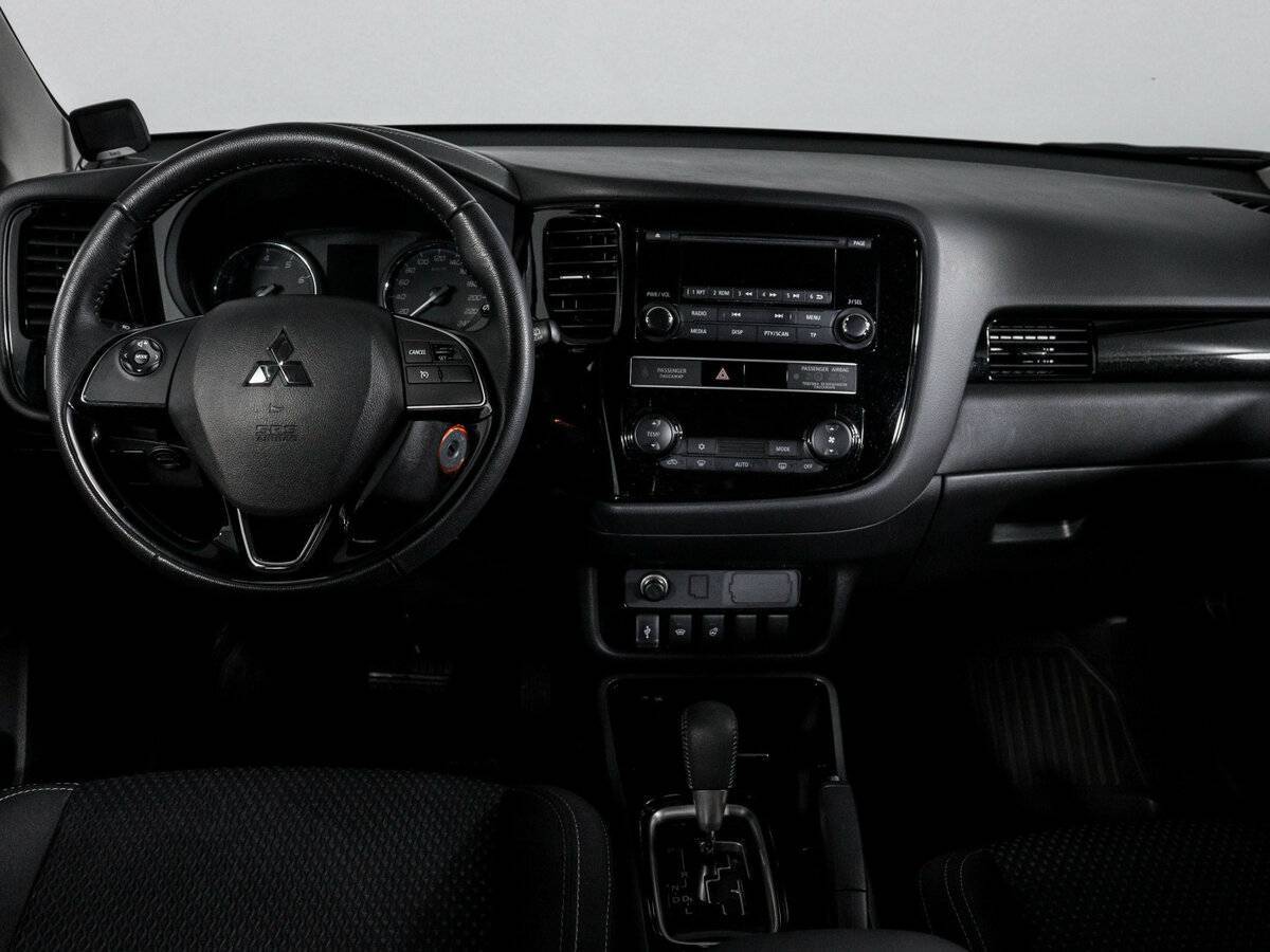 Купить Mitsubishi Outlander с пробегом. Фото: #11