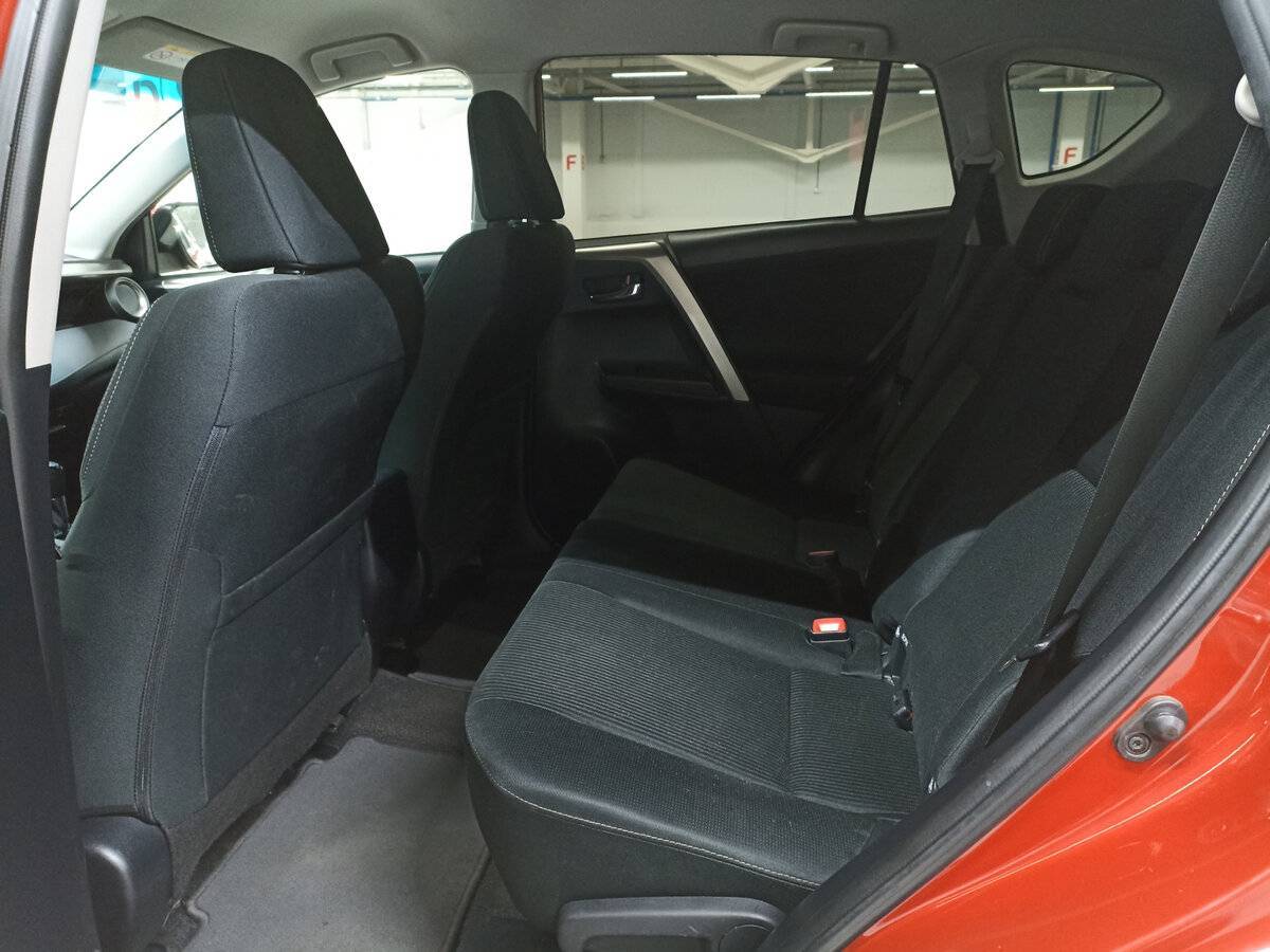 Купить Toyota RAV4 с пробегом. Фото: #10