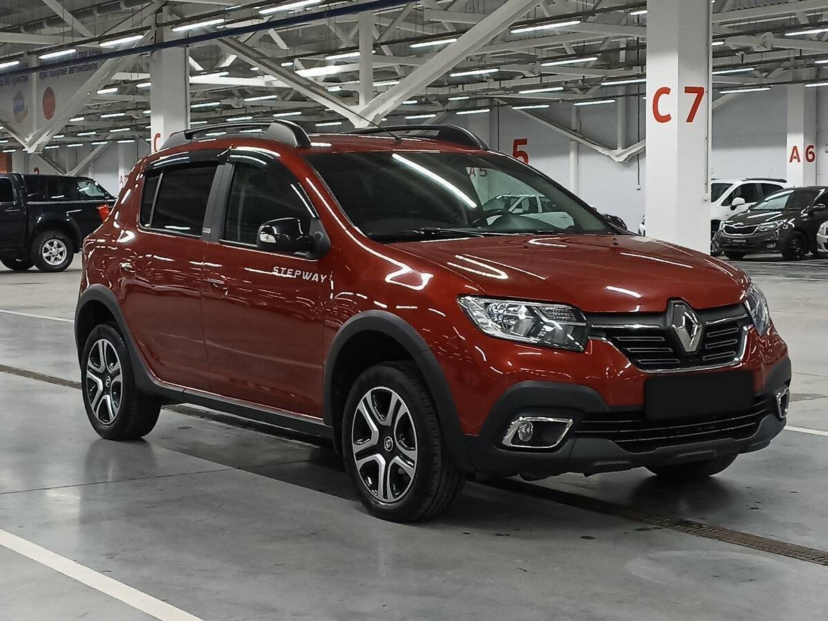 Купить Renault Sandero с пробегом. Фото: #2