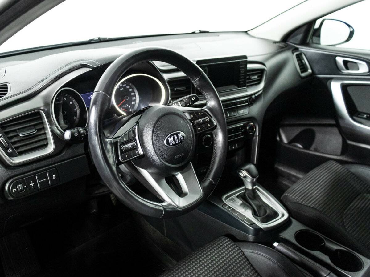 Купить Kia Ceed с пробегом. Фото: #10