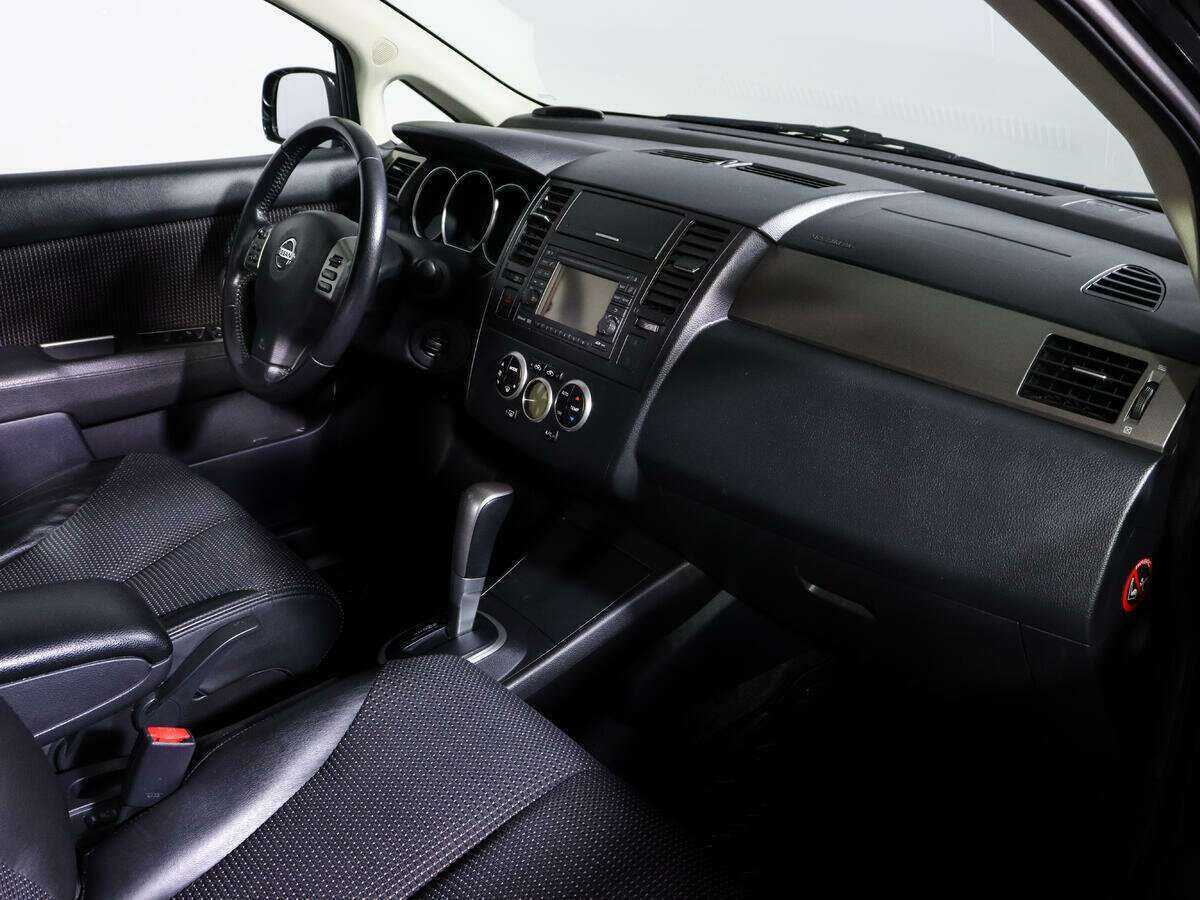 Купить Nissan Tiida с пробегом. Фото: #8