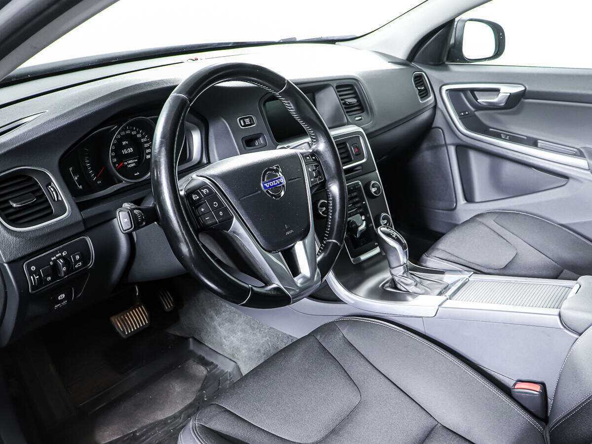 Купить Volvo S60 с пробегом. Фото: #11