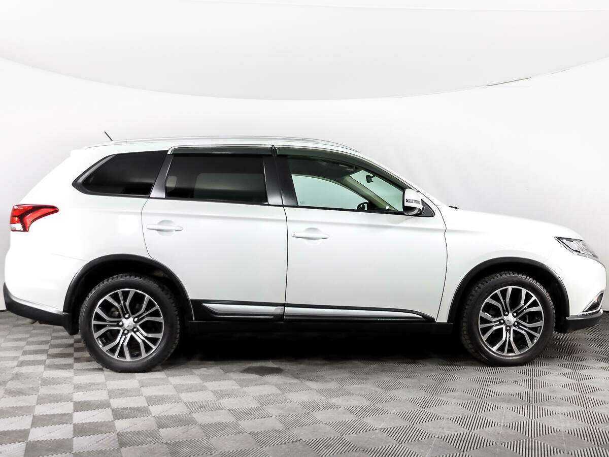 Купить Mitsubishi Outlander с пробегом. Фото: #3