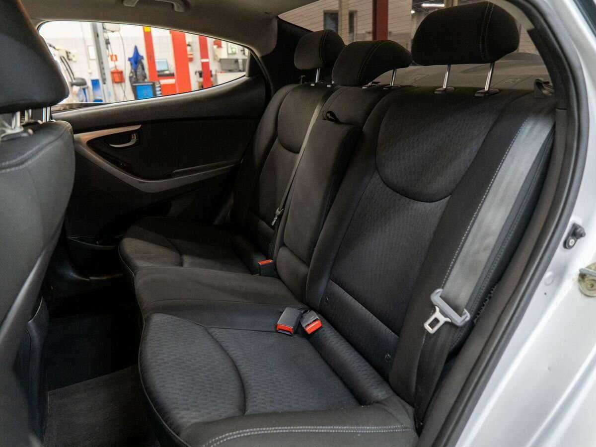 Купить Hyundai Elantra с пробегом. Фото: #6