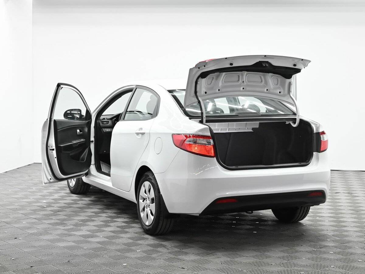 Купить Kia Rio с пробегом. Фото: #4
