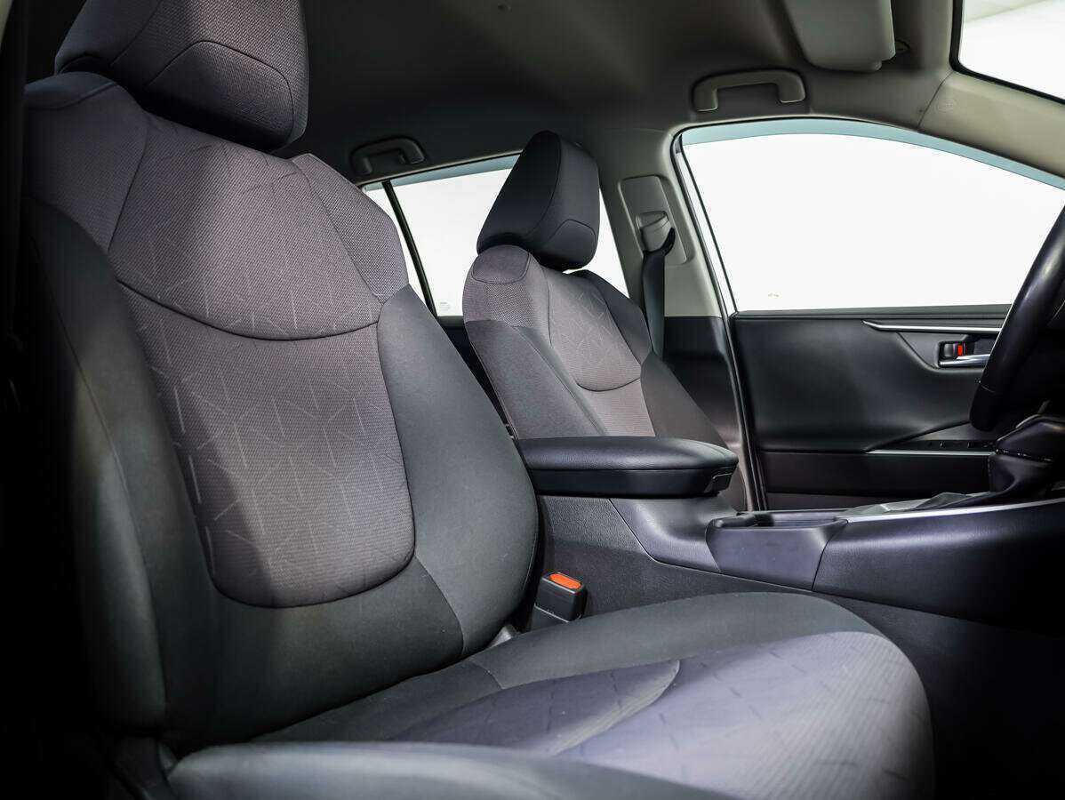 Купить Toyota RAV4 с пробегом. Фото: #9