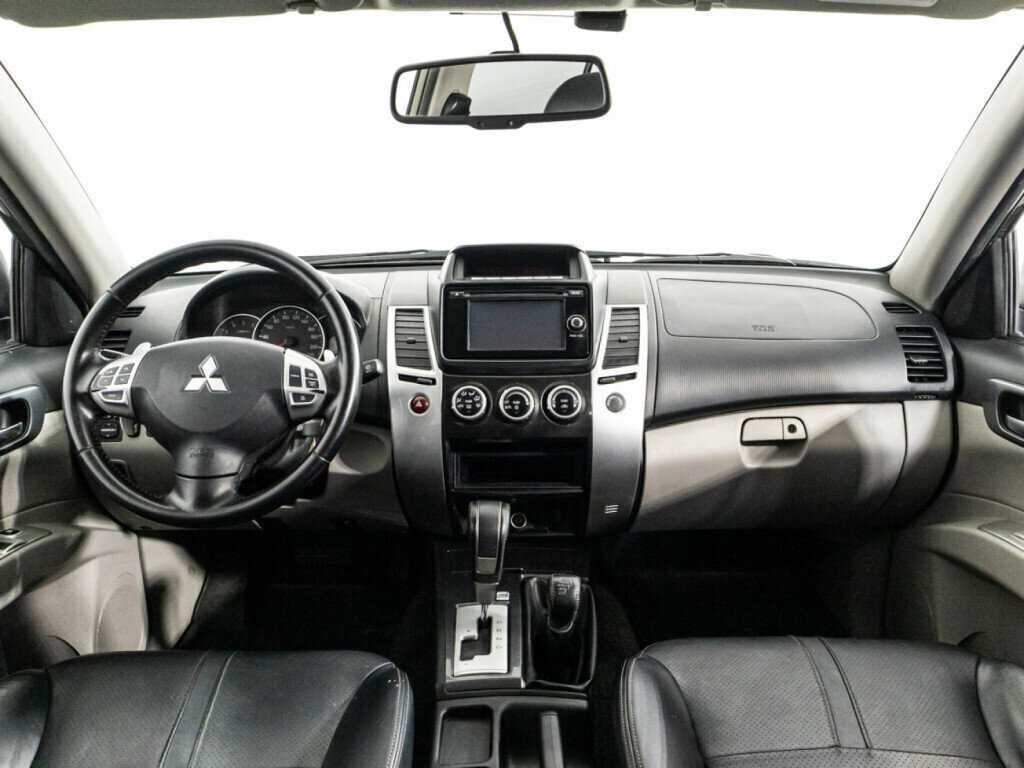 Купить Mitsubishi Pajero Sport с пробегом. Фото: #12