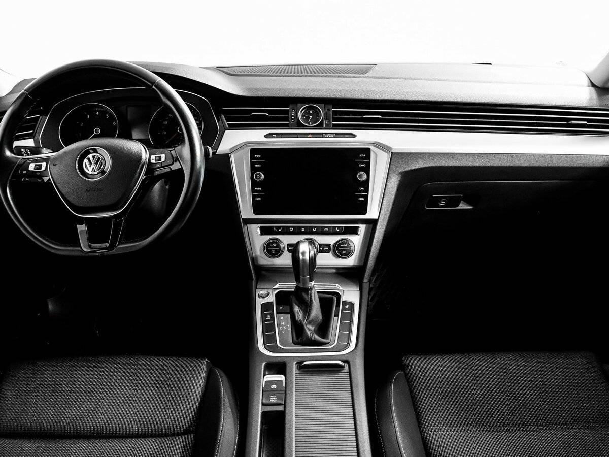 Купить Volkswagen Passat с пробегом. Фото: #10