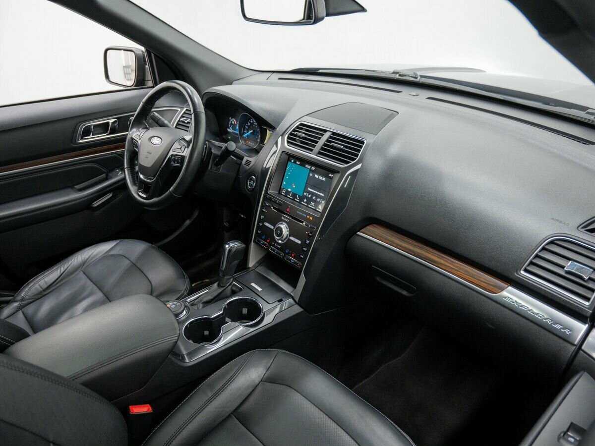 Купить Ford Explorer с пробегом. Фото: #6