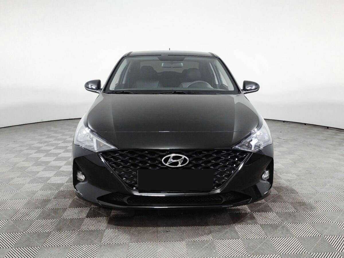 Купить Hyundai Solaris с пробегом. Фото: #1