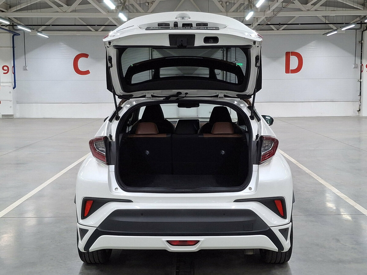 Купить Toyota C-HR с пробегом. Фото: #9
