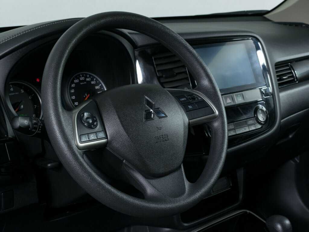 Купить Mitsubishi Outlander с пробегом. Фото: #11