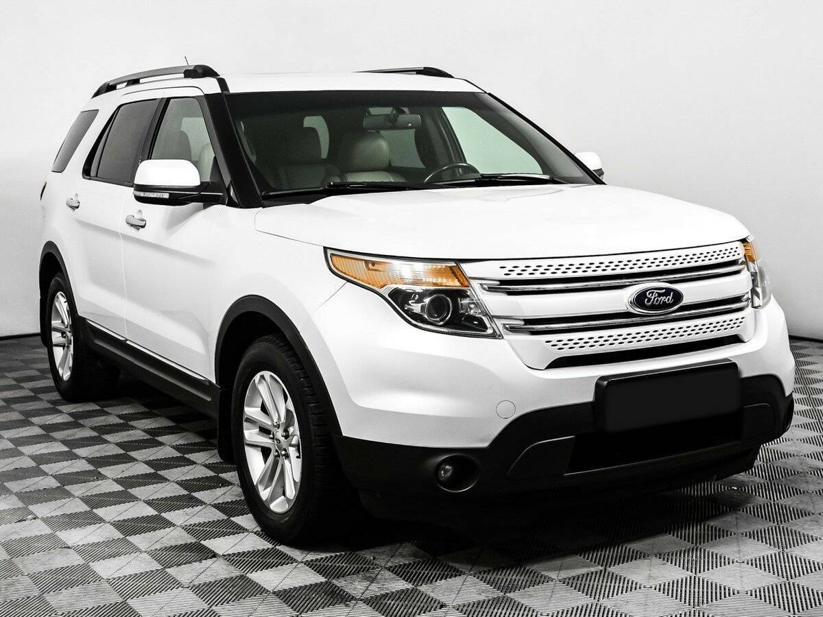 Купить Ford Explorer с пробегом. Фото: #2