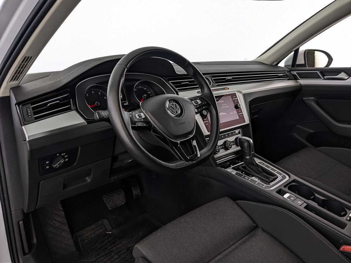 Купить Volkswagen Passat с пробегом. Фото: #14
