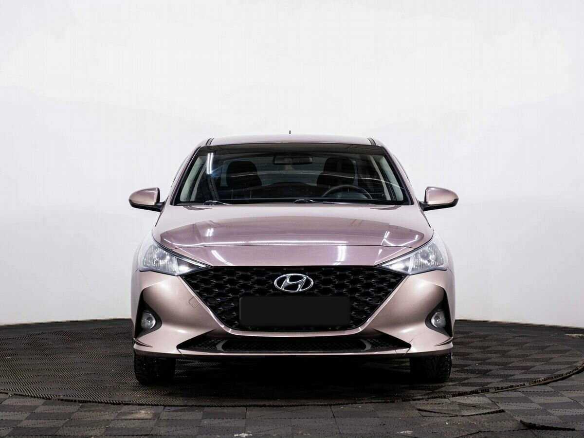 Купить Hyundai Solaris с пробегом. Фото: #1