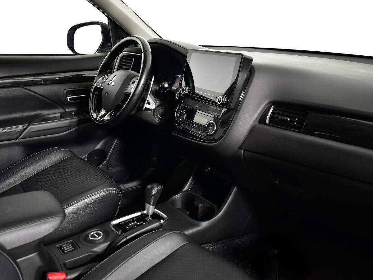 Купить Mitsubishi Outlander с пробегом. Фото: #8