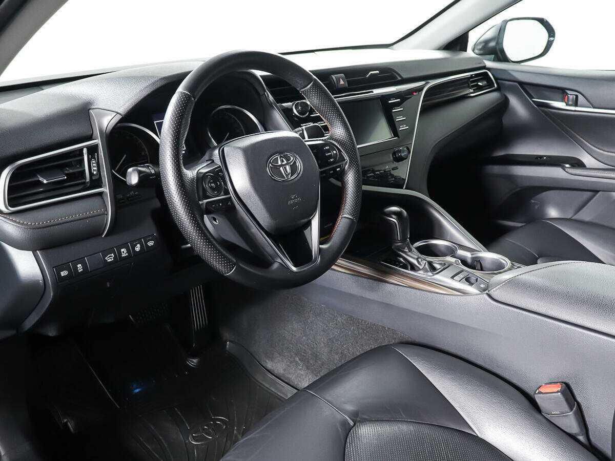 Купить Toyota Camry с пробегом. Фото: #11
