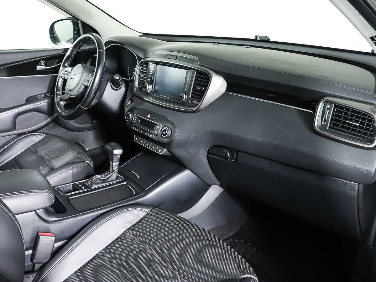 Купить Kia Sorento с пробегом. Фото: #8